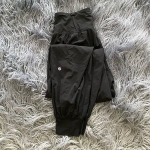 LULU BLACK JOGGERS